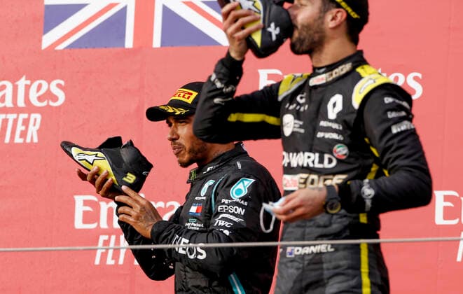 Motorsports: FIA Formula One World Championship, WM, Weltmeisterschaft 2020, Grand Prix of Emilia Romagna, 44 Lewis Hamilton (GBR, Mercedes-AMG Petronas Formula One Team), 3 Daniel Ricciardo (AUS, Renault DP World F1 Team), Imola Italy