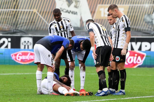 FAIR PLAY - DECEPTION - BLESSURE - 04 DANTE (NICE) FOOTBALL : Angers vs Nice - Ligue 1 Uber Eats - 01 11 2020 FEP Panoramic 