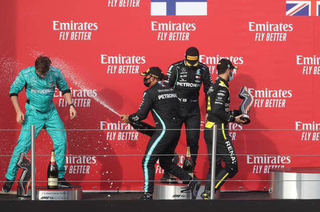 Motorsports: FIA Formula One World Championship, WM, Weltmeisterschaft 2020, Grand Prix of Emilia Romagna, Leo Stevens (Mercedes-AMG Petronas Formula One Team), 44 Lewis Hamilton (GBR, Mercedes-AMG Petronas Formula One Team), 77 Valtteri Bottas (FIN, Mercedes-AMG Petronas Formula One Team), 3 Daniel Ricciardo (AUS, Renault DP World F1 Team), Imola Italy