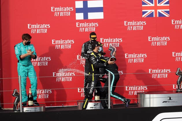 Formula 1 Emirates Gran Premio Dell emilia Romagna 2020 01.11.2020, Autodromo Enzo e Dino Ferrari, Imola, Formula 1 Emirates Gran Premio Dell emilia Romagna 2020 , im Bild Podium: Sieger Lewis Hamilton (GB 44), Mercedes-AMG Petronas F1 Team, 2.Platz für Valtteri Bottas (FIN 77), Mercedes-AMG Petronas F1 Team, 3.Platz für Daniel Ricciardo (AUS 3), Renault DP World F1 Team