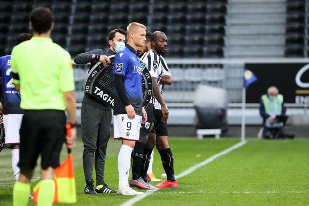 19 STEPHANE BAHOKEN (SCO) - REMPLACEMENT FOOTBALL : Angers vs Nice - Ligue 1 Uber Eats - 01 11 2020 FEP Panoramic 