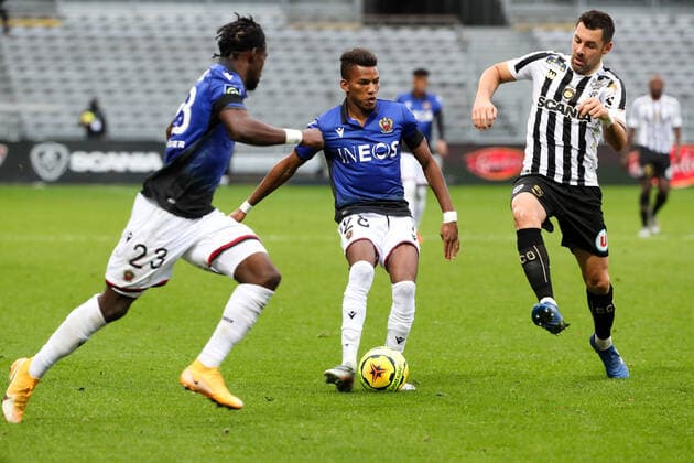 28 HICHAM BOUDAOUI (NICE) - 05 THOMAS MANGANI (SCO) FOOTBALL : Angers vs Nice - Ligue 1 Uber Eats - 01 11 2020 FEP Panoramic 