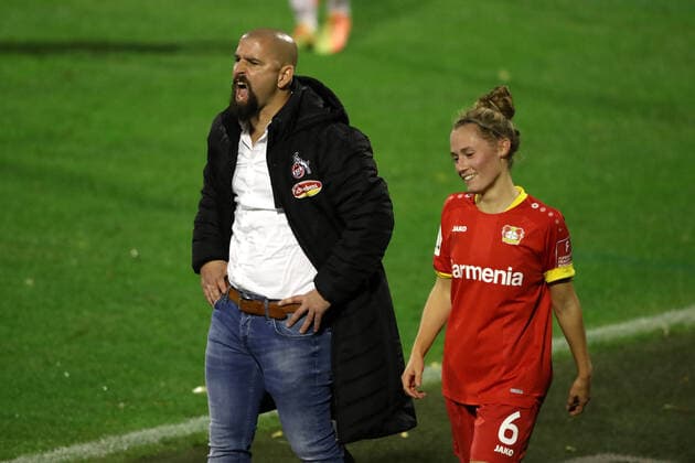 1.FC Köln vs. Bayer Leverkusen Fussball Frauen DFB Pokal, 2. Runde Trainer Sascha Glass (1.FC Köln) 01.11.2020