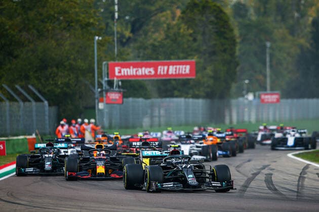 Start of the race, 77 BOTTAS Valtteri (fin), Mercedes AMG F1 GP W11 Hybrid EQ Power+, action during the Formula 1 Emirates Gran Premio Dell emilia Romagna 2020, Emilia Romagna Grand Prix, from October 31 to November 1, 2020 on the Autodromo Internazionale Enzo e Dino Ferrari, in Imola, Italy FORMULE 1 : Grand prix Emilie Romagne - Imola - Course - 01 11 2020 DPPI Panoramic 