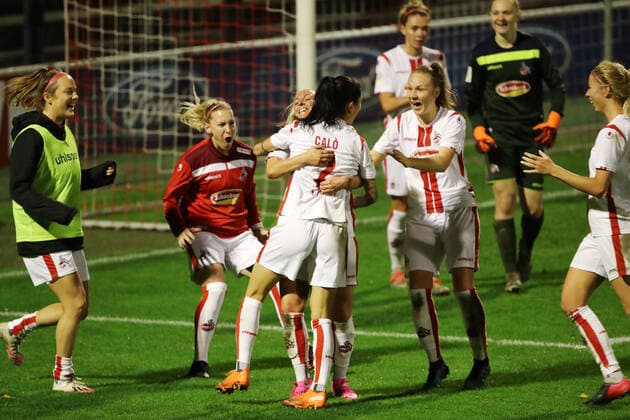 1.FC Köln vs. Bayer Leverkusen Fussball Frauen DFB Pokal, 2. Runde Kölner Jubel nach dem Schlußpfiff nach dem 1:0 Sieg über Leverkusen 01.11.2020