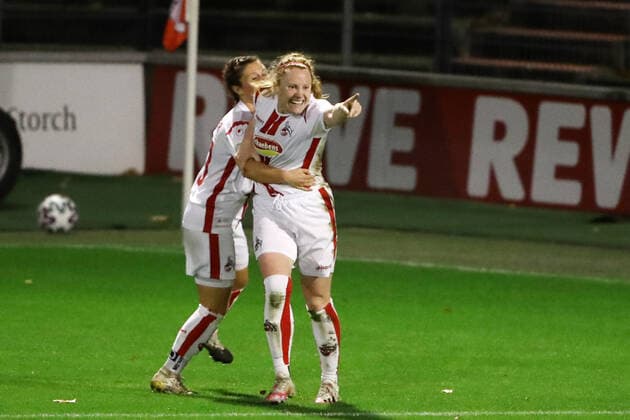 1.FC Köln vs. Bayer Leverkusen Fussball Frauen DFB Pokal, 2. Runde Kölner Jubel nach dem Tor zum 1:0 durch Amber Barrett (1.FC Köln) 01.11.2020