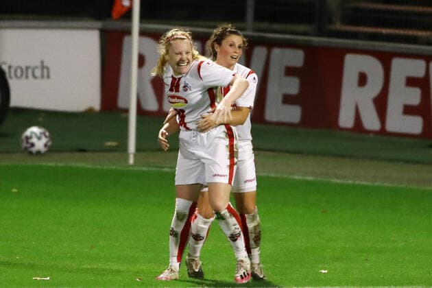 1.FC Köln vs. Bayer Leverkusen Fussball Frauen DFB Pokal, 2. Runde Kölner Jubel nach dem Tor zum 1:0 durch Amber Barrett (links, 1.FC Köln) 01.11.2020