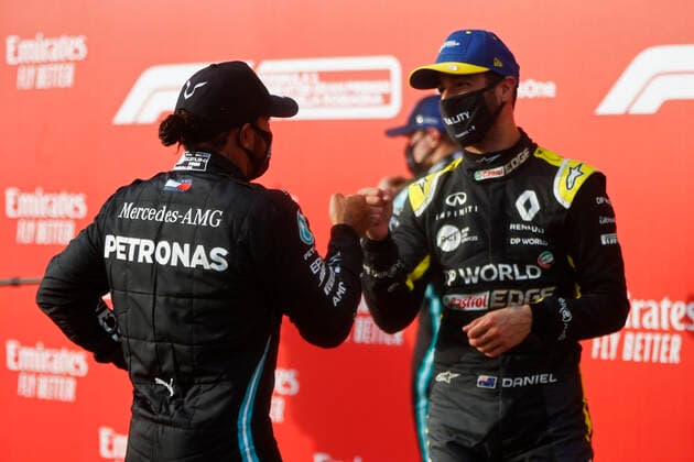 Motorsports: FIA Formula One World Championship, WM, Weltmeisterschaft 2020, Grand Prix of Emilia Romagna Motorsports: FIA Formula One World Championship 2020, Grand Prix of Emilia Romagna, 44 Lewis Hamilton (GBR, Mercedes-AMG Petronas Formula One Team), 3 Daniel Ricciardo (AUS, Renault DP World F1 Team),