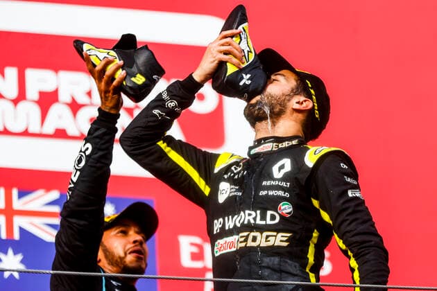 Motorsports: FIA Formula One World Championship, WM, Weltmeisterschaft 2020, Grand Prix of Emilia Romagna Motorsports: FIA Formula One World Championship 2020, Grand Prix of Emilia Romagna, 44 Lewis Hamilton (GBR, Mercedes-AMG Petronas Formula One Team), 3 Daniel Ricciardo (AUS, Renault DP World F1 Team),