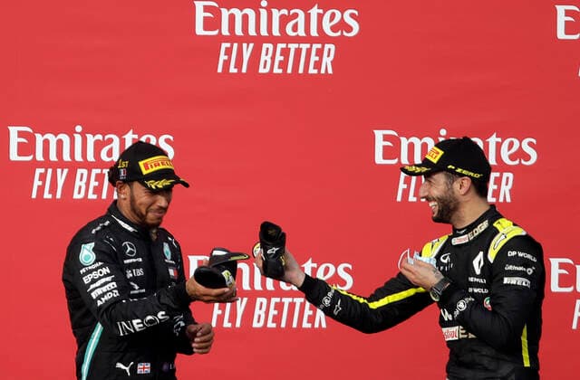 Motorsports: FIA Formula One World Championship, WM, Weltmeisterschaft 2020, Grand Prix of Emilia Romagna Motorsports: FIA Formula One World Championship 2020, Grand Prix of Emilia Romagna, 44 Lewis Hamilton (GBR, Mercedes-AMG Petronas Formula One Team), 3 Daniel Ricciardo (AUS, Renault DP World F1 Team),