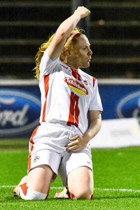 Amber Barett (Köln, 22) erzielte das Tor zum 1:0, Treffer, Torerfolg, Action, Aktion, Spielszene, jubeln über ein Tor, Jubel, Torjubel, Torerfolg, celebrate the goal, goal, celebration, Jubel ueber das Tor, optimistisch, Action, Aktion, 01.11.2020, Köln (Deutschland), Fussball, DFB-Pokal Frauen, 2. Runde, 1. FC Köln - Bayer 04 Leverkusen, DFB DFL REGULATIONS PROHIBIT ANY USE OF PHOTOGRAPHS AS IMAGE SEQUENCES AND OR QUASI-VIDEO.