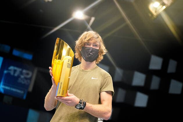 01.11.2020, Stadthalle, Wien, AUT, ATP, Tennis Herren Tour, Erste Bank Open, Finale, im Bild Andrey Rublev (RUS) mit seiner Trophaee after the final match of Erste Bank Open Tennis Tournament at the Stadthalle in Wien, Austria on 2020 11 01.