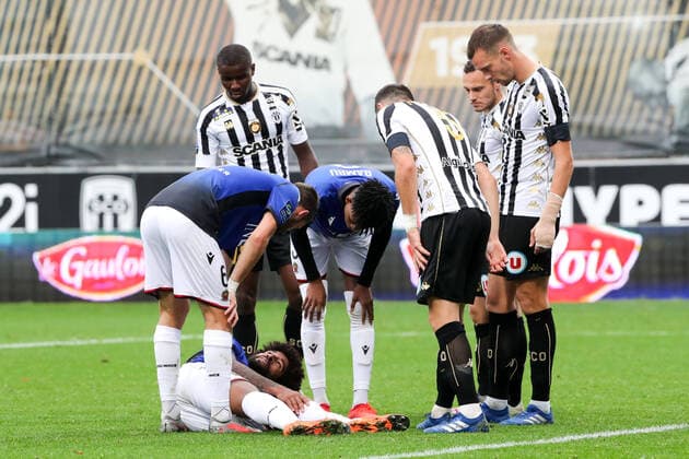 04 DANTE (NICE) - DECEPTION - BLESSURE - FAIR PLAY FOOTBALL : Angers vs Nice - Ligue 1 Uber Eats - 01 11 2020 FEP Panoramic 