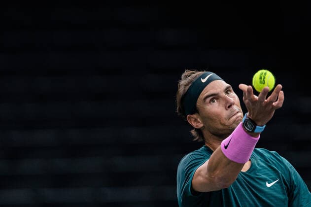 Paris, France le 4 novembre 2020 - L Espagnol Rafael NADAL contre l Espagnol Feliciano LOPEZ lors du deuxieme tour de match de tennis en simple masculin au troisieme jour du tournoi de tennis en salle ATP, Tennis Herren World Tour Masters 1000 - Paris Masters (Paris Bercy) - a l Arena AccorHotels. Rafael NADAL of Spain against Feliciano LOPEZ of Spain during their men s singles second round tennis match on day 3 at the ATP World Tour Masters 1000 - Paris Masters (Paris Bercy) - indoor tennis tournament at The AccorHotels Arena in Paris on November 4, 2020.  Copyright: xAurelienxMorissardx