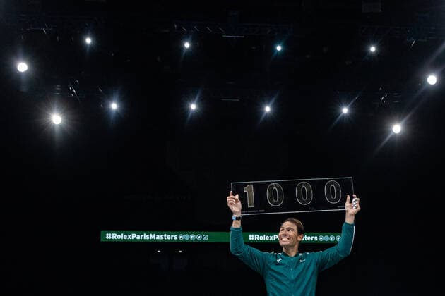 Paris, France le 4 novembre 2020 - L Espagnol Rafael NADAL signe sa 1000eme victoire sur le circuit ATP, Tennis Herren Rafael NADAL of Spain signs his 1000th victory on the professional ATP circuit, in Paris on November 4, 2020.  Copyright: xAurelienxMorissardx