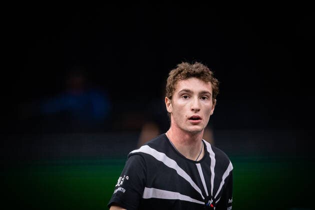 Paris, France le 5 novembre 2020 - Le Francais Ugo HUMBERT contre le Croate Marin CILIC lors du 1 8e de finale de tennis en simple masculin au quatrieme jour du tournoi de tennis en salle ATP, Tennis Herren World Tour Masters 1000 - Paris Masters (Paris Bercy) - a l Arena AccorHotels. Ugo HUMBERT of France against Marin CILIC of Croatia during their Round of 8 men s singles tennis match on day 4 at the ATP World Tour Masters 1000 - Paris Masters (Paris Bercy) - indoor tennis tournament at The AccorHotels Arena in Paris on November 5, 2020.  Copyright: xAurelienxMorissardx
