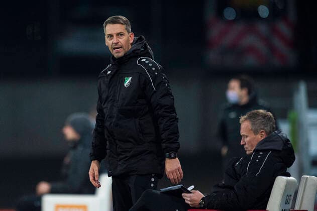Fußball, Trainerhistorie SV Rödinghausen von 2014 bis heute 04.11.2020 - Fußball, 2020 2021, Regionalliga West, 13. Spieltag, RW Essen - SV Rödinghausen: (L-R) Nils Drube (Trainer - Rödinghausen), Robert Roelofsen (Co-Trainer - Rödinghausen) Essen Nordrhein-Westfalen Deutschland Stadion Essen