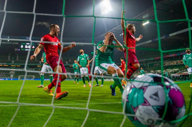 Bilder des Jahres 2020, Sport 11 November Sport Themen der Woche KW45 Sport Bilder des Tages Fußball: 1. Bundesliga, Saison 2020 2021, 7. Spieltag, SV Werder Bremen - 1. FC Köln am 07.11.2020 im Weserstadion in Bremen. Bremens Niklas Moisander trifft zum 0:1 ins eigene Tor. DFL REGULATIONS PROHIBIT ANY USE OF PHOTOGRAPHS AS IMAGE SEQUENCES AND OR QUASI-VIDEO. *** Football 1 Bundesliga, Season 2020 2021, 7 Matchday, SV Werder Bremen 1 FC Köln on 07 11 2020 at Weserstadion in Bremen Bremen Niklas Moisander scores his own goal for the 0 1 DFL REGULATIONS PROHIBIT ANY USE OF PHOTOGRAPHS AS IMAGE SEQUENCES AND OR QUASI VIDEO Copyright: xNeundorf Kirchnerx