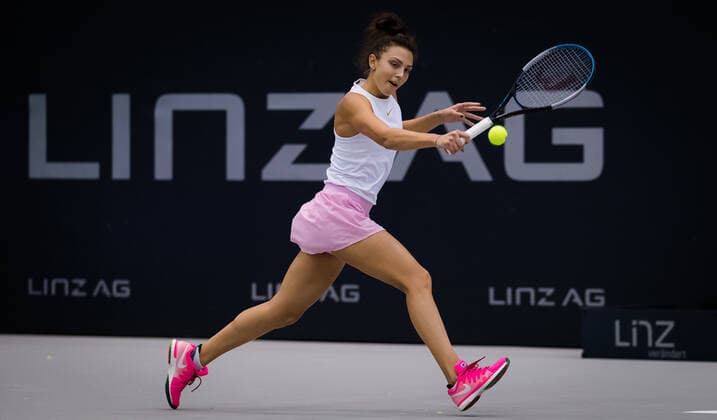 November 7, 2020, Linz, AUSTRIA: Jacqueline Cristian of Romania in action during the first qualifications round at the 2020 Upper Austria Ladies Linz WTA, Tennis Damen International tennis tournament against Mira Antonitsch of Austria Linz AUSTRIA - ZUMAa181 20201107_zaa_a181_138 Copyright: xRobxPrangex