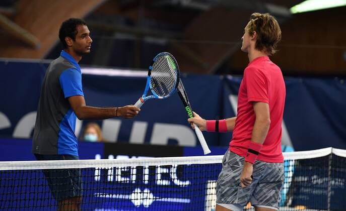 08.11.2020 - Tennis - ATP, Tennis Herren Challenger Tour - Challenger Eckental - Int. Deutsche Meisterschaften - Finale Einzel : Ramkumar Ramanathan ( IND ) - Sebastian Korda ( USA ) - - Ramkumar RAMANATHAN ( IND ) Sebastian KORDA ( USA , rechts ) Handschlag Handshake nach Spielende