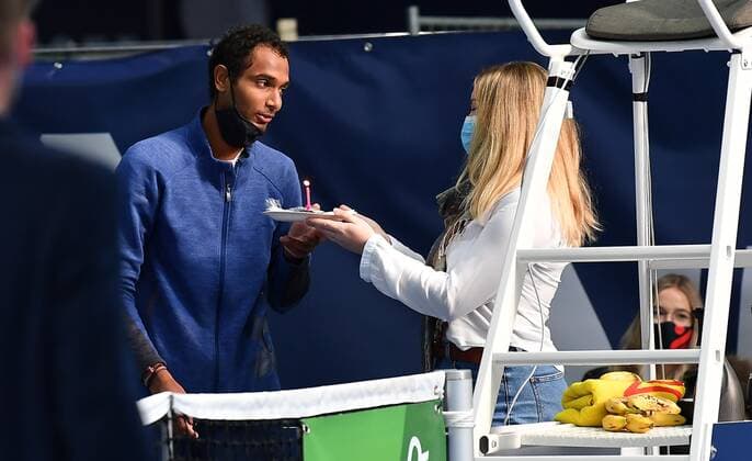 Sport Bilder des Tages 08.11.2020 - Tennis - ATP, Tennis Herren Challenger Tour - Challenger Eckental - Int. Deutsche Meisterschaften - Finale Einzel : Ramkumar Ramanathan ( IND ) - Sebastian Korda ( USA ) - - Geburtstagskuchen für Ramkumar RAMANATHAN ( IND )