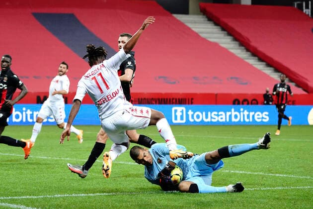 Gelson Martins (AS Monaco) - Walter Benitez (OGC Nice) FOOTBALL : OGC Nice vs AS Monaco - Ligue 1 Ubereats - Nice - 08 11 2020 NorbertScanella PanoramiC 