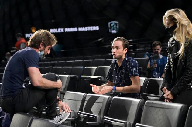 Daniil Medvedev (Rus) avec sa femme Daria Medvedeva et son coach Gilles Cervara TENNIS : Rolex Paris Masters - Finale - 08 11 2020 JBAutissier Panoramic 
