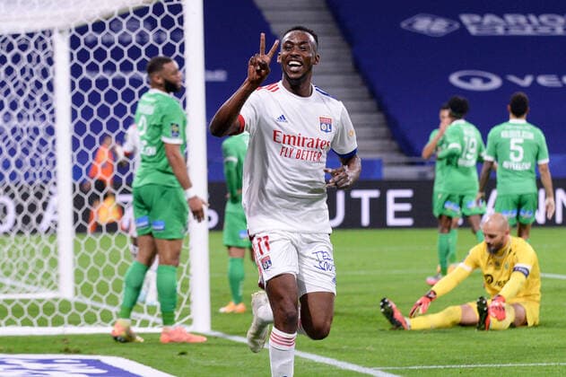 Bilder des Jahres 2020, Sport 11 November Sport Themen der Woche KW45 JOIE - FAIR PLAY - 11 TINO KADEWERE (OL) FOOTBALL : Lyon vs Saint Etienne - Ligue 1 Uber Eats - 08 11 2020 FEP Panoramic 