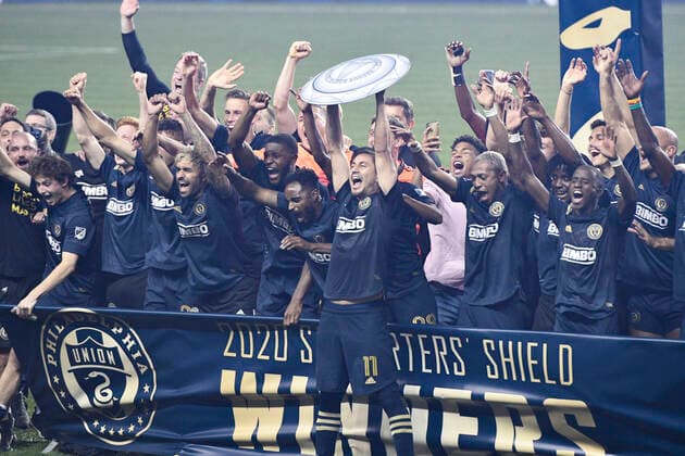 Bilder des Jahres 2020, Sport 11 November Sport Themen der Woche KW45 November 8, 2020, Chester, Pennsylvania, U.S: November 8, 2020 - USA -Philadelphia Union players, coaches and staff celebrate winning the 2020 SUPPORTERS SHIELD at Subaru Park Chester U.S. - ZUMArf1_ 20201108_zaf_rf1_034 Copyright: xRickyxFitchettx