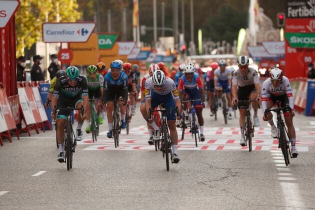 08-11-2020 Vuelta A Espana; Tappa 18 Hipodromo De La Zarzuela - Madrid; 2020, Bora - Hansgrohe; 2020, Deceuninck - Quick Step; Ackermann, Pascal; Bennett, Sam; Madrid; 