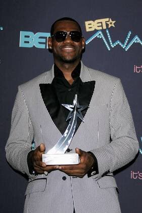 Lebron James Basketball Player 2006 Bet Awards, Press Room Shrine Auditorium, Downtown, Los Angeles, Usa 27 June 2006 Am 27.06.2006 Im Press Room Bei Den 6. Bet Awards, The Shrine Auditorium, Los Angeles In The Press Room At The 6th Annual Bet Awards In L.A. Lebron James Basketball Player 2006 Bet Awards, Press Room Shrine Auditorium, Downtown, Los Angeles, Usa 27 June 2006 Am 27.06.2006 Im Press Room Bei Den 6. Bet Awards, The Shrine Auditorium, Los Angeles In The Press Room At The 6th Annual Bet Awards In L.A. Copyright: Allstar GrahamxWhitby 13026626