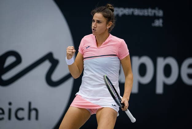 November 10, 2020, Linz, AUSTRIA: Sara Sorribes Tormo of Spain in action during the first round at the 2020 Upper Austria Ladies Linz WTA, Tennis Damen International tennis tournament against Camila Giorgi of Italy Linz AUSTRIA - ZUMAa181 20201110_zaa_a181_090 Copyright: xRobxPrangex