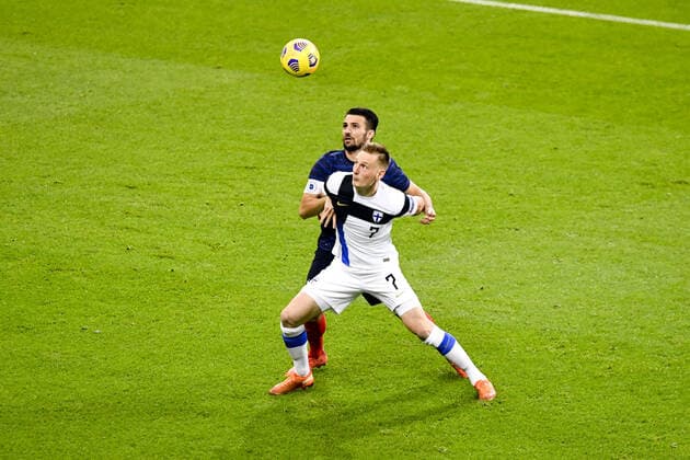 20 LEO DUBOIS (FRA) - 07 RASMUS KARJALAINEN (FIN) FOOTBALL : France vs Finlande - Match Amical - 11 11 2020 FEP Panoramic 