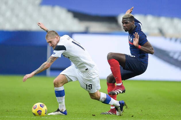 Paul Pogba (France) VS JONI KAUKO (FINLANDE) FOOTBALL : France vs Finlande - Match Amical - stade de France - 11 11 2020 JBAutissier Panoramic 