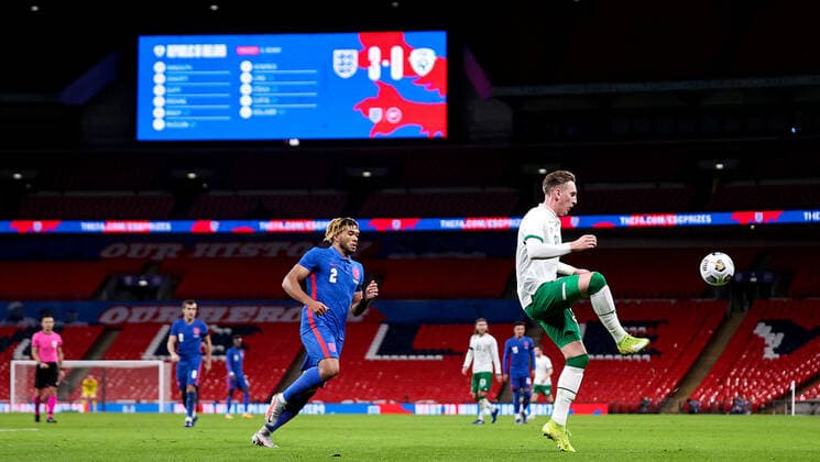 International Friendly, Länderspiel, Nationalmannschaft Wembley Stadium, London, England 12 11 2020 England vs Republic of Ireland Ireland s Ronan Curtis with Reece James of Engand Ronan Curtis with Reece James 12 11 2020  Copyright: x INPHO TommyxDicksonx B48I2109