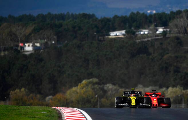 Motorsports: FIA Formula One World Championship, WM, Weltmeisterschaft 2020, Grand Prix of Turkey Motorsports: FIA Formula One World Championship 2020, Grand Prix of Turkey, 31 Esteban Ocon (FRA, Renault DP World F1 Team), 5 Sebastian Vettel (GER, Scuderia Ferrari Mission Winnow),