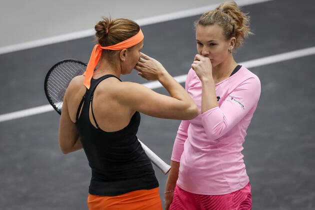 TENNIS - WTA, Tennis Damen Upper Austria Ladies Linz LINZ,AUSTRIA,13.NOV.20 - TENNIS - WTA Tour, Upper Austria Ladies Linz. Image shows Lucie Hradecka and Katerina Siniakova (CZE) . GEPAxpictures xManfredxBinder
