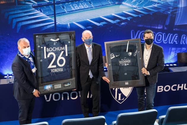 Bilder des Jahres 2020, Sport 11 November Sport Themen der Woche KW46 Sport Bilder des Tages 13.11.2020, Fussball, Politik, Saison 2020 2021, VfL Bochum, Pressekonferenz, Arnd Fittkau (Vorstandsmitglied Vonovia), Vorstandsvorsitzender Hans-Peter Villis (VfL Bochum 1848), Thomas Eiskirch (Oberbürgermeister Bochum) Bochum Vereinsgelände VfL Bochum NRW Deutschland xRHR-FOTO DEx *** 13 11 2020, Football, Sports, Politics, Season 2020 2021, VfL Bochum, Press conference, Arnd Fittkau Member of the Board Vonovia , Chairman Hans Peter Villis VfL Bochum 1848 , Thomas Eiskirch Lord Mayor Bochum Bochum Club grounds VfL Bochum NRW Germany xRHR FOTO DEx