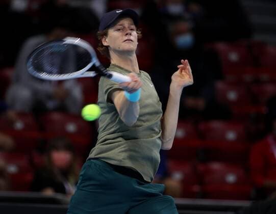 IPP20201114 Tennis: ATP, Tennis Herren 250 Sofia Open 2020, Jannik Sinner diventa il piÃ¹ giovane italiano di sempre a conquistare un titolo Atp. L™altoatesino ha battuto il canadese Vasek Pospisil per 6-4 3-6 7-6 (3) vincendo il primo titolo della carriera (Verwendung nur in Deutschland - GERMANY ONLY) *** IPP20201114 Tennis ATP 250 Sofia Open 2020, Jannik Sinner diventa il piÃ¹ giovane italiano di sempre a conquistare un titolo Atp L™altoatesino ha battuto il canadese Vasek Pospisil per 6 4 3 6 7 6 3 vincendo il primo titolo della carriera Use only in Germany GERMANY ONLY 