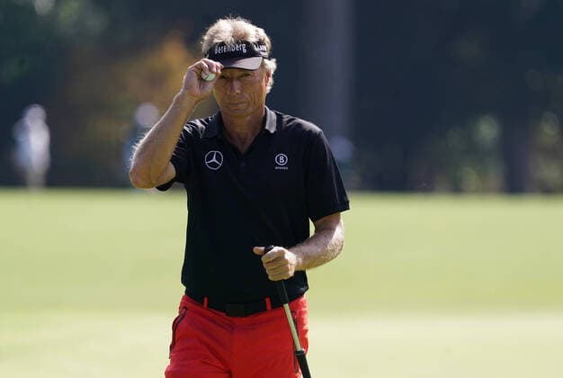 Bilder des Jahres 2020, Sport 11 November Sport Themen der Woche KW46 Sport Bilder des Tages Bernhard Langer comes off the green on the eighth hole during the third round of the 2020 Masters golf tournament at Augusta National Golf Club in Augusta, Georgia on Saturday, November 14, 2020.  AUG20201114345 KEVINxDIETSCH