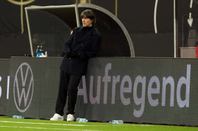 Sport Bilder des Tages Trainer Joachim Löw - aufregend Fußball Fussball UEFA Nations League Länderspiel Nationalmannschaft DFB Herren Saison 2020 2021 14.11.2020 Deutschland GER vs. Ukraine UKR Geisterspiel wegen Corona Covid 19 DFL regulations prohibit any use of photographs as image sequences and or quasi-video.