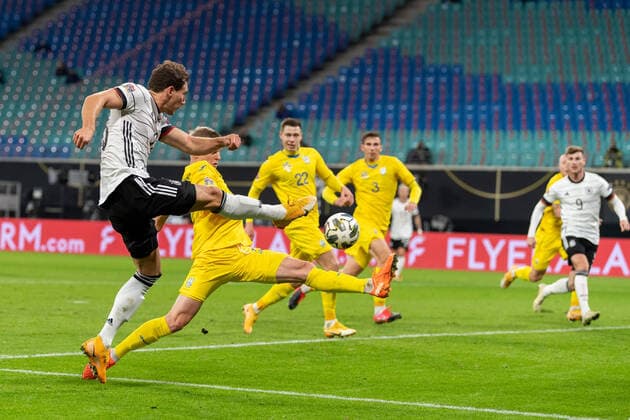 Fussball Braunschweig 14.11.2020 Länderspiel Herren Männer DFB UEFA Nations League Deutschland (GER) - Ukraine (UKR) Vorlage zum Tor zum 2:1 Leon Gretzka (Deutschland, No.18) Timo Werner (Deutschland, No.09) re.