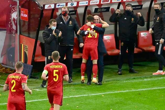LEUVEN, BELGIUM - NOVEMBER 15 : Dries Mertens forward of Belgium celebrates scoring a goal with Roberto Martinez head coach of Belgian Team during the UEFA Nations League match group stage final tournament - League A - Group 2 between Belgium and England on November 15, 2020 in Leuven, Belgium, 15 11 2020 ( Photo by Peter De Voecht Photonews FOOTBALL : UEFA Nations League - League A - Group 2 - Belgique vs Angleterre - 15 11 2020 PHOTONEWS PANORAMIC 