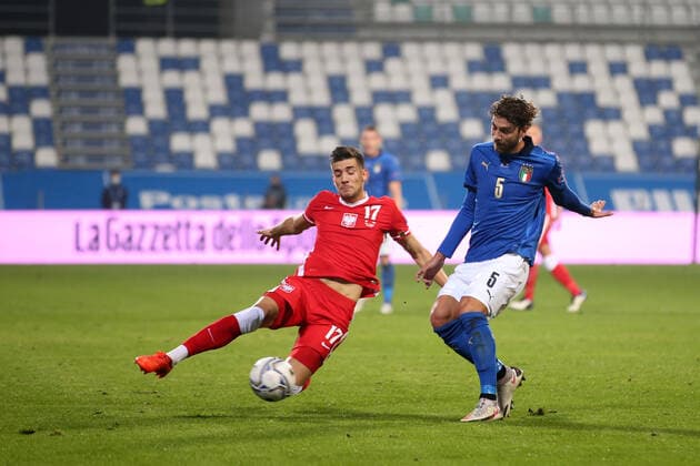 REGGIO EMILIA 15.11.2020 MECZ 5. KOLEJKA LIGA NARODOW GRUPA A1 SEZON 2020 21: WLOCHY - POLSKA --- 2020-21 UEFA NATIONS LEAGUE GROUP A1 FOOTBALL MATCH: ITALY - POLAND JAKUB MODER MANUEL LOCATELLI FOT. PIOTR KUCZA FOTOPYK NEWSPIX.PL --- Newspix.pl  201115PYK0065