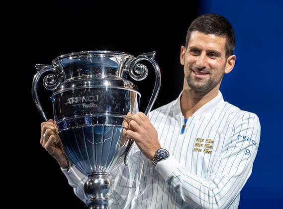 Bilder des Jahres 2020, Sport 11 November Sport Themen der Woche KW46 Sport Bilder des Tages (201116) -- LONDON, Nov. 16, 2020 -- Novak Djokovic of Serbia poses with his ATP, Tennis Herren World No. 1 trophy at the ATP World Tour Finals 2020 in London, Britain, on Nov. 15, 2020. ) (SP) BRITAIN-LONDON-TENNIS-ATP FINAL-WORLD NUMBER 1 HanxYan 