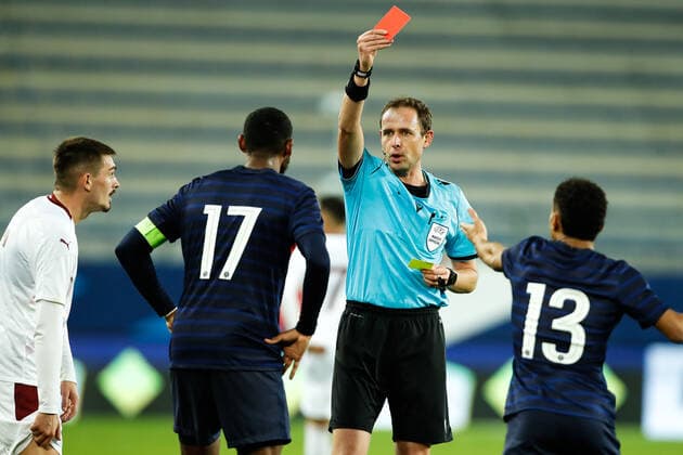 Carton rouge pour Colin Dagba ( France ) - Vitaliy Meshkov ( arbitre ) - FOOTBALL : France vs Suisse - Caen - 16 11 2020 FedericoPestellini Panoramic 