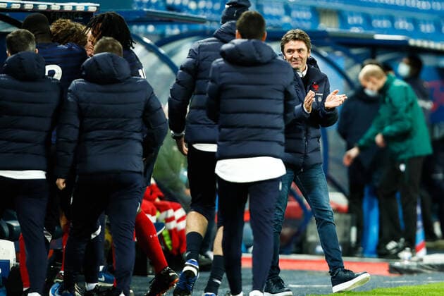 Joie des joueurs de l equipe de France apres le but de - Randal Kolo Muani ( France ) - Sylvain Ripoll ( entraineur selectionneur France ) - FOOTBALL : France vs Suisse - Caen - 16 11 2020 FedericoPestellini Panoramic 