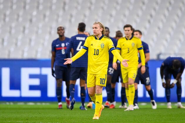 201117 Emil Forsberg of Sweden looks dejected after the 1-1 goal during the Nations League football match between France and Sweden on November 17, 2020 in Paris. Photo: Joel Marklund BILDBYRAN kod JM JM0053 bbeng fotboll football soccer fotball landskamp nations league frankrike france sverige sweden sverige a depp Copyright: JOELxMARKLUND BB201117JM026