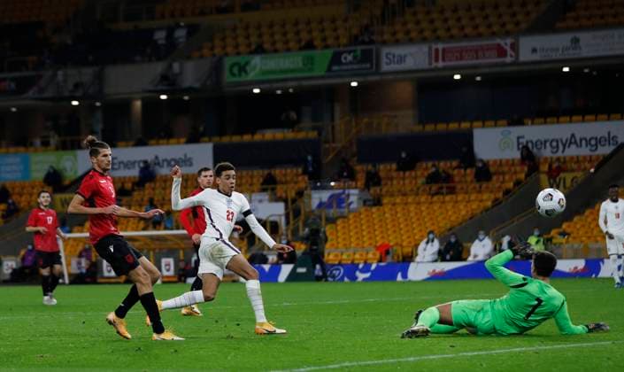 Sport Bilder des Tages Jamal Musiala of England scores a debut and their third goal during the UEFA EURO, EM, Europameisterschaft,Fussball U21, U 21 Qualifying match at Molineux, Wolverhampton. Picture date: 17th November 2020. Picture credit should read: Darren Staples Sportimage EDITORIAL USE ONLY. No use with unauthorised audio, video, data, fixture lists, club league logos or live services. Online in-match use limited to 120 images, no video emulation. No use in betting, games or single club league player publications. SPI-0758-0023