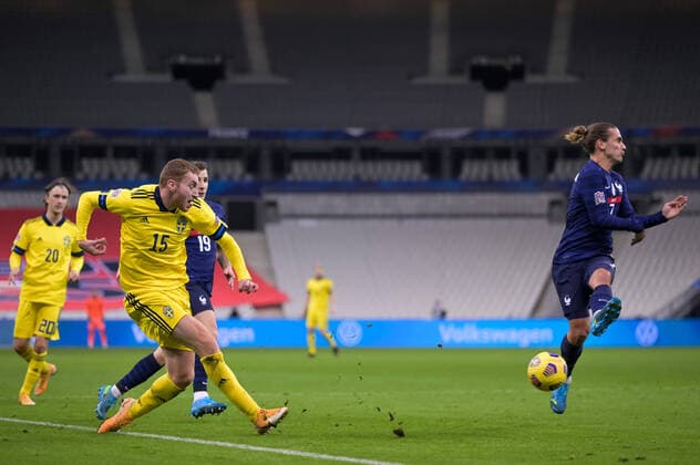 201117 Dejan Kulusevski of Sweden during the Nations League football match between France and Sweden on November 17, 2020 in Paris. Photo: Joel Marklund BILDBYRAN kod JM JM0053 bbeng fotboll football soccer fotball landskamp nations league frankrike france sverige sweden sverige a Copyright: JOELxMARKLUND BB201117JM091